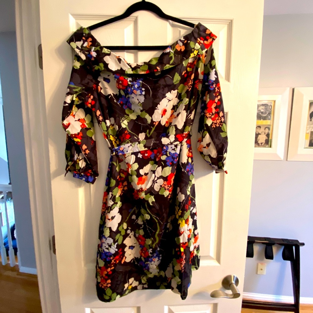 Off the shoulder Banana Republic belted dress. Primary colors.